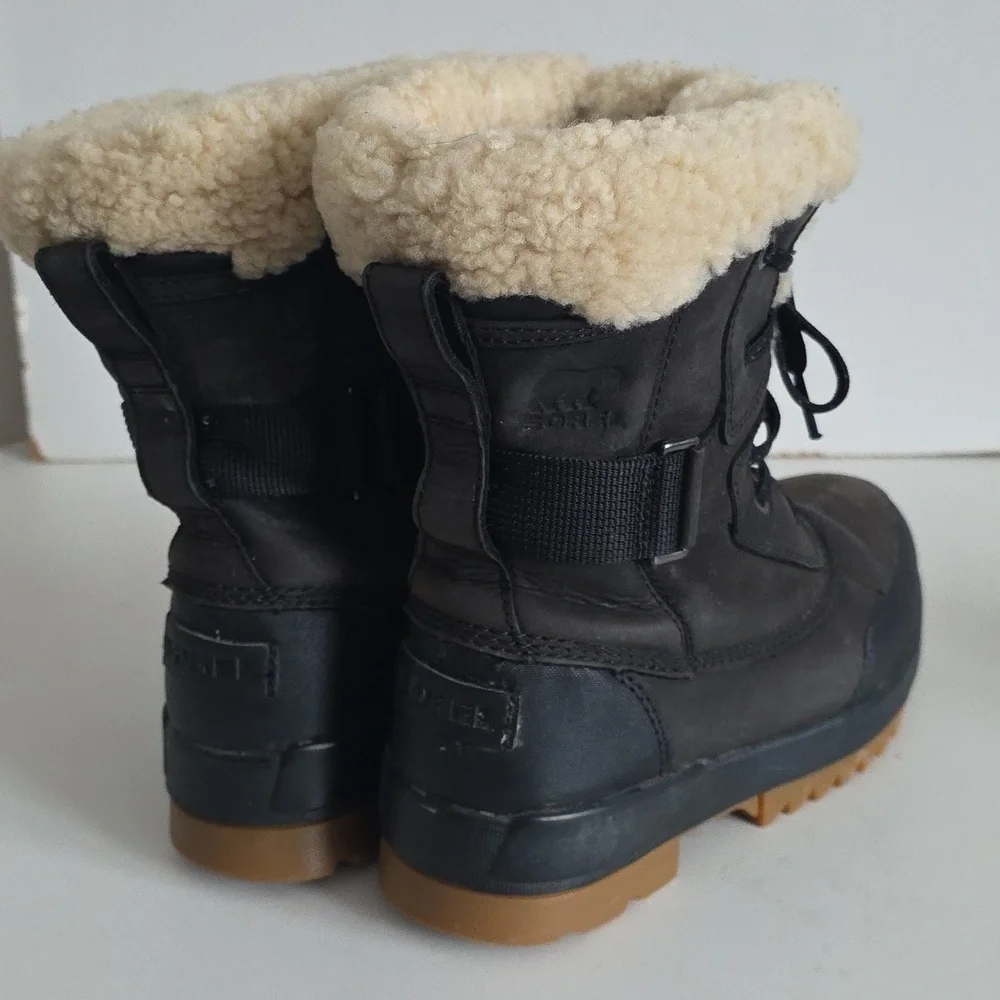 SOREL | Tivoli IV Parc waterproof boots in black with a shearling collar Sz 7